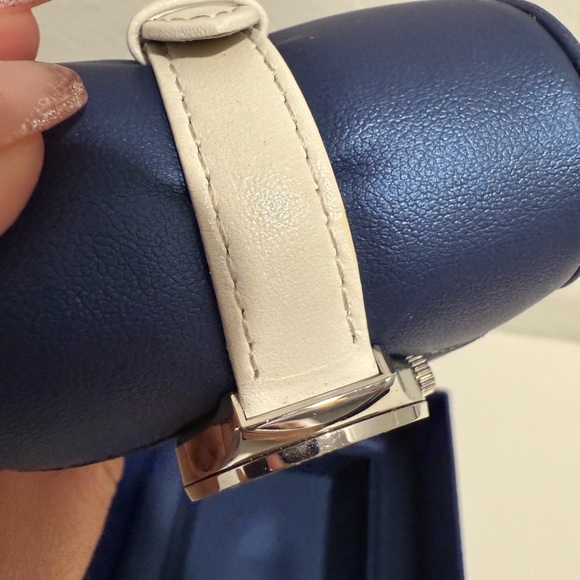 Swarovski Dreamy Leather Watch - Picture 16 of 17